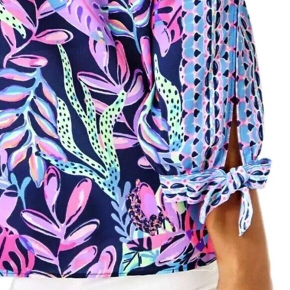 NWT Lilly Pulitzer Pamala Top Oyster Bay Navy You’ve Been Spotted XS - Picture 5 of 8